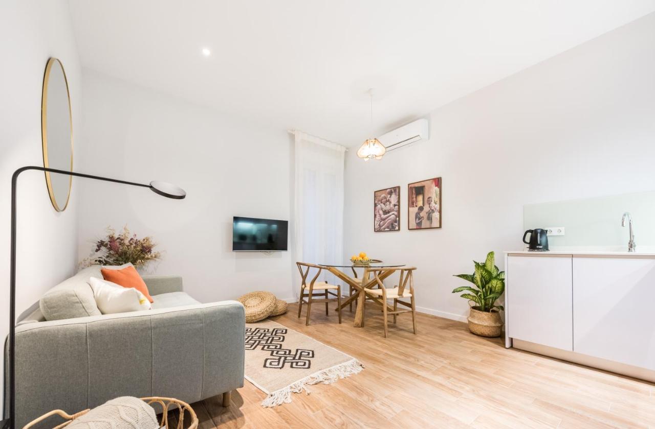 New Design Apartment Barrio De Las Letras Madrid Exterior photo